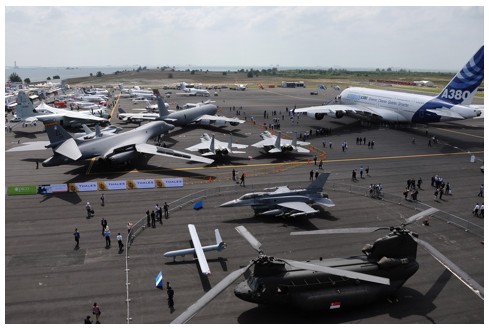 Suasana Singapore Airshow 2010/Admin (singaporeairshow.com)