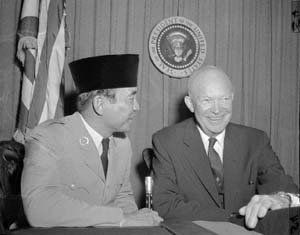 soekarno_eisenhower Soekarno & Dwight Eisenhower