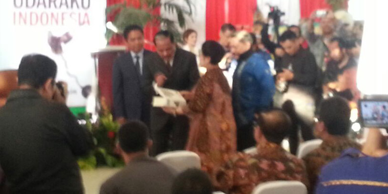 Photo of Megawati, Ketua MPR dan DPR Hadiri Peluncuran Buku Chappy Hakim