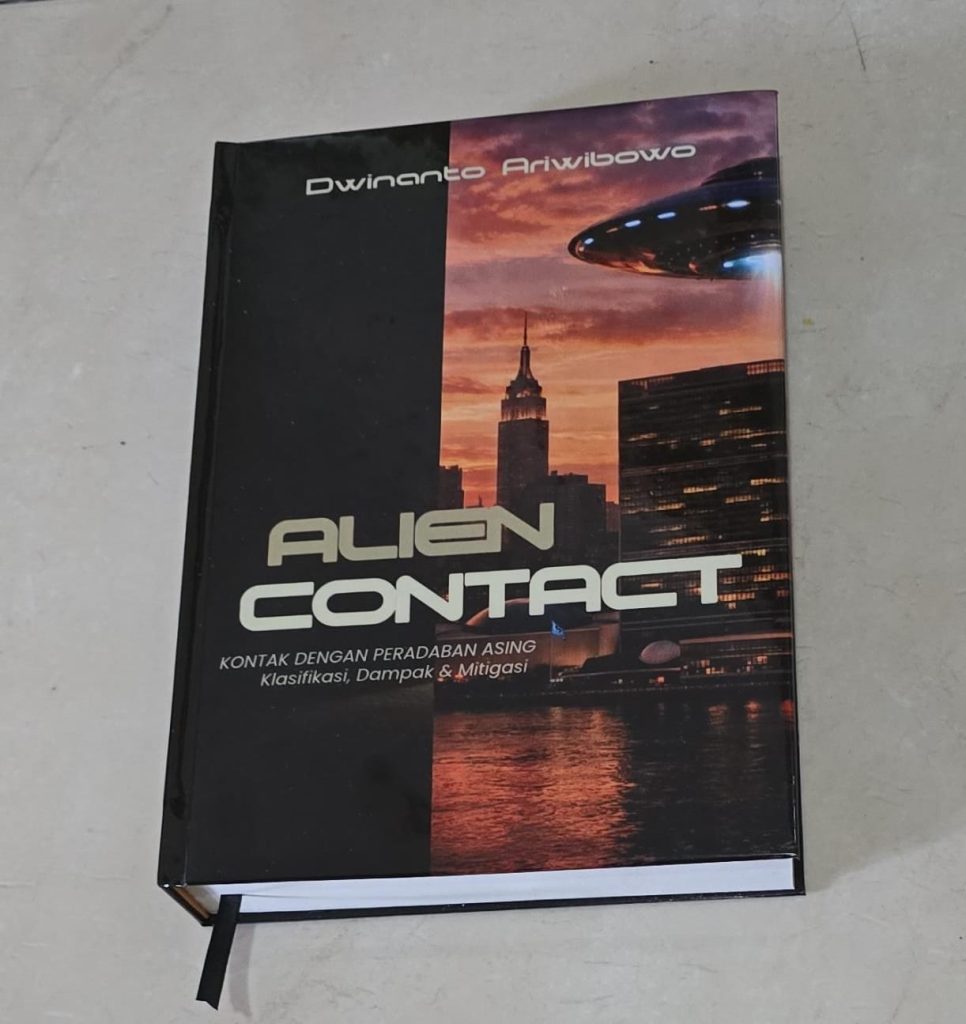 Intisari buku Alien Contact